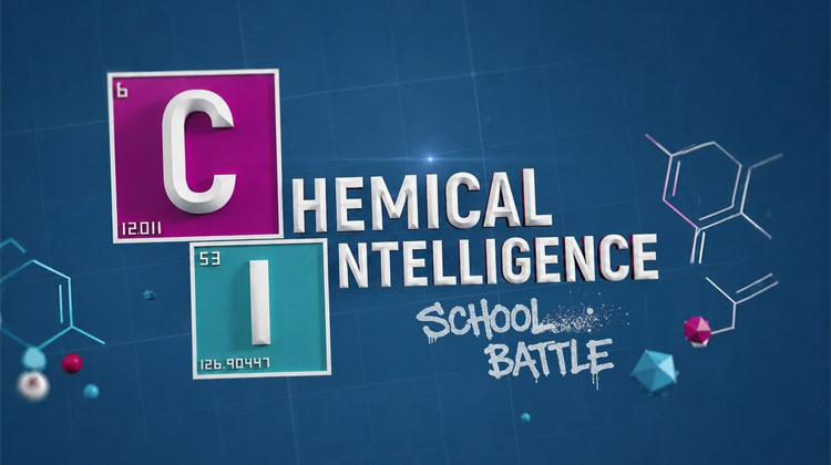 Gemeinsam mit PULS 4 holt der Fachverband der Chemischen Industrie Österreichs (FCIO) bei „Chemical Intelligence: Das School Battle“ junge Talente vor die Kamera. | Bild: PULS 4/Pascal Riesinger